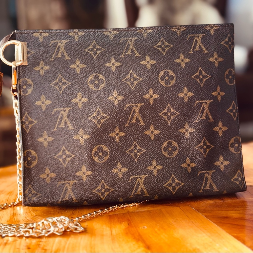 Louis Vuitton
Monogram Poche Toilette vintage unbranded chain - Picture 4 of 14